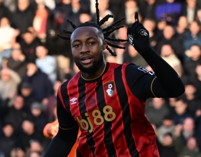 曼城冬窗轉(zhuǎn)會動態(tài)：引援、出售與租借的多面布局